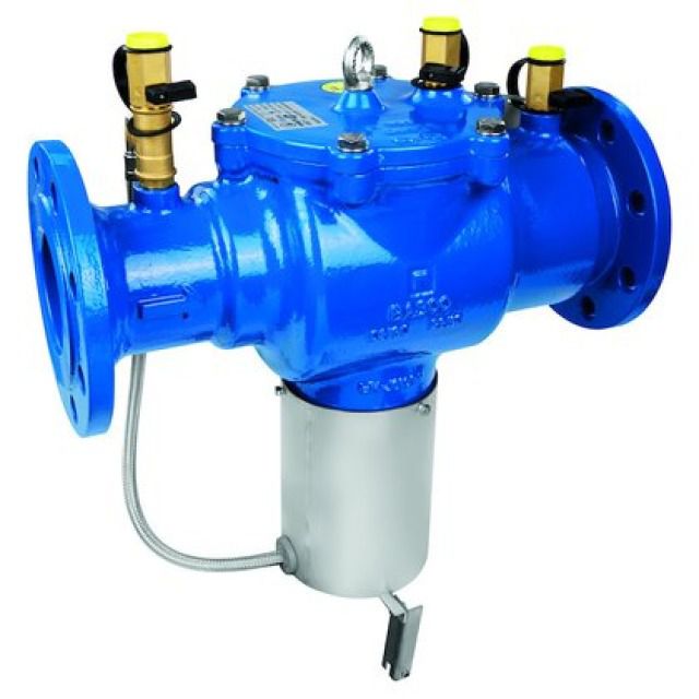 Systemtrenner Braukmann
BA300-65A
Vordruck max. 10 bar, mit
Flanschanschluss, DN65
Nenndurchfluss 35.8 m3/h
Gehäuse aus duktilem Guss